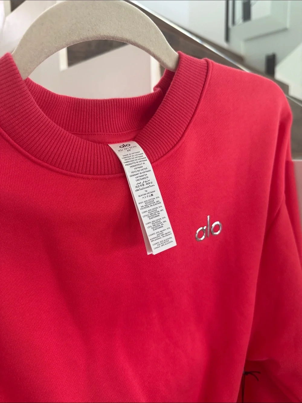 ALO Yoga Women's Vibrant Red Cropped Crew Pullover